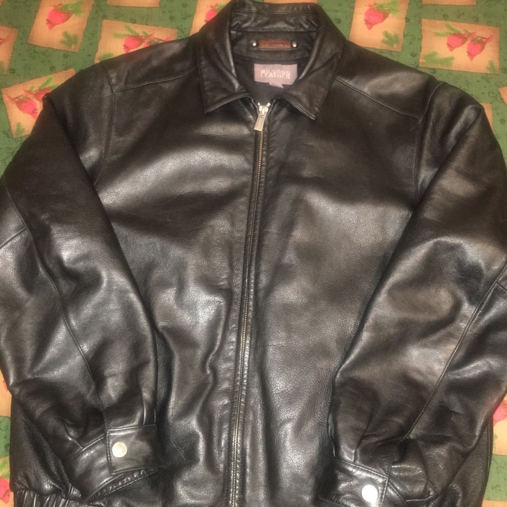 Black leather jacket very purrrdy 😍